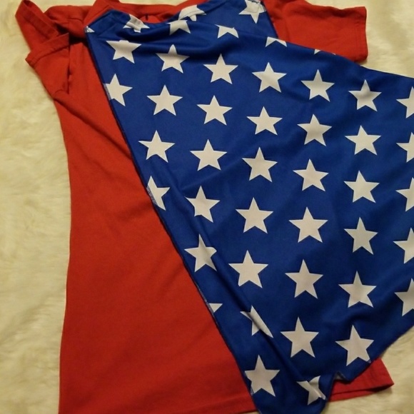 Wonder Woman t shirt with cape - Picture 3 of 3